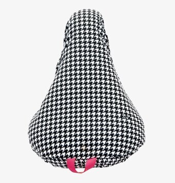 Bild av stilrent sadelskydd med houndstooth-mönster