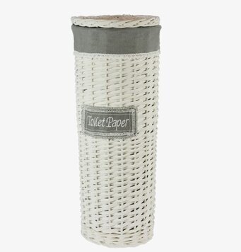 Foto av elegant flätad förvaringskorg för badrum