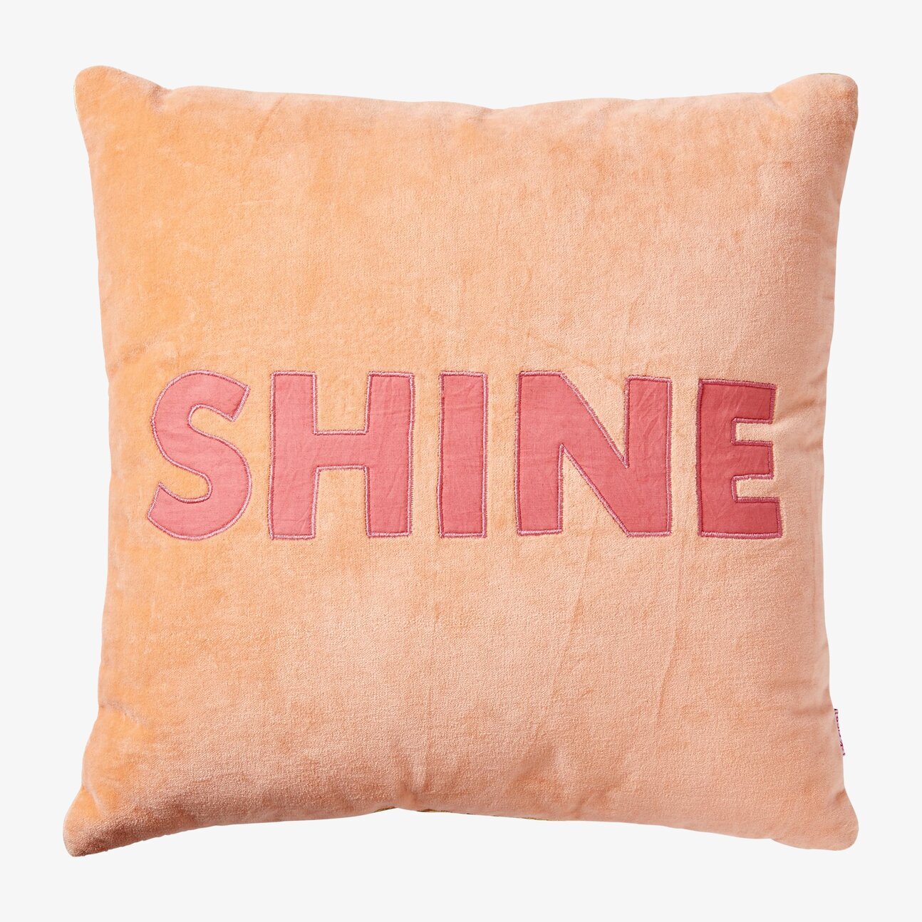 Sammetskudde Korall SHINE från Rice i korallfärgad sammet