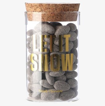 Bild av stilren förpackning med choklad i fokus