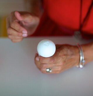 Bild av produktanvändning i tre steg med färgglada detaljer