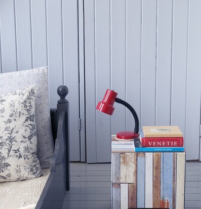 Bild av harmonisk interiör med vintage och moderna inslag