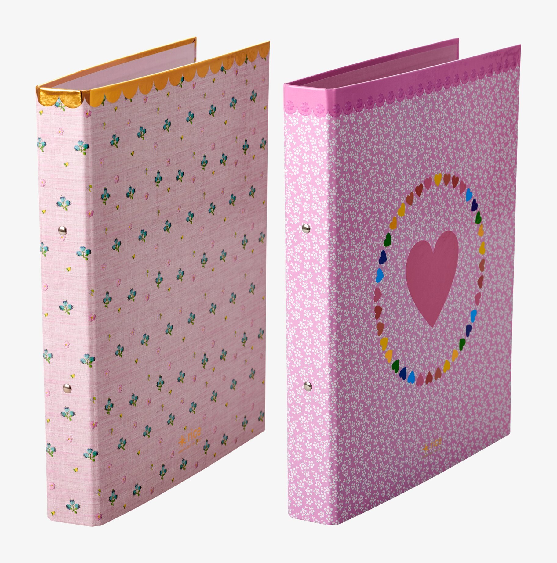 Bild av färgglada A4-pärmar med kreativa mönster