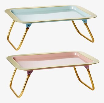 Bild av sängbricka i rosa och mint med gulddetaljer