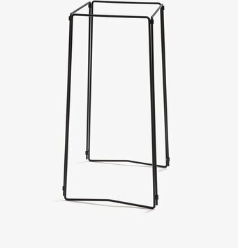 Bild av elegant och stilrent stativ i svart metall