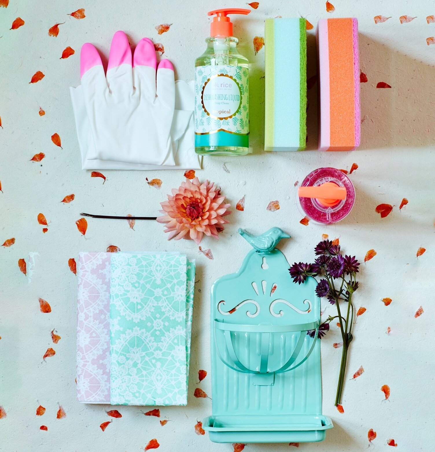 Diskborstshållare Guld från Rice i ett dekorativt kök