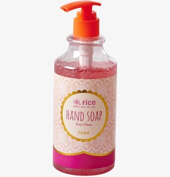 Bild av elegant handtvål med rosa och orange detaljer