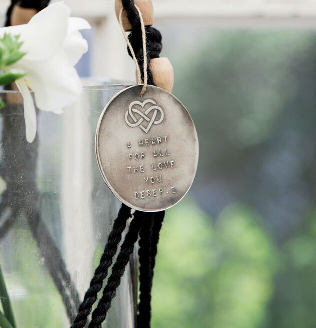 Makrame Hängande Glasvas/Lykta från Majas Cottage i fönster