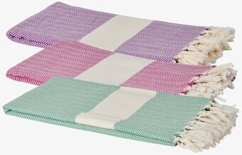 Bild av tre färgglada hamamhanddukar med mönster