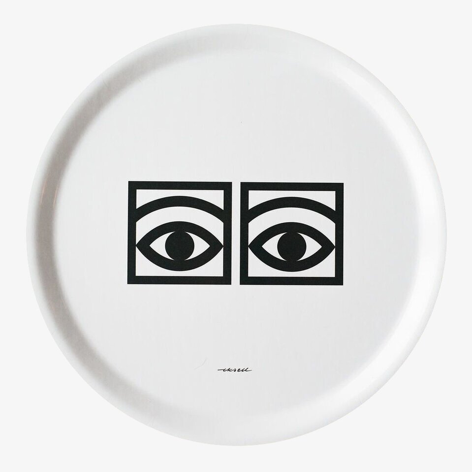 Foto av stilren och detaljrik bricka med ögonmotiv