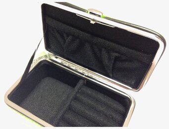 Bild av elegant smyckeskrin med stil och funktionalitet