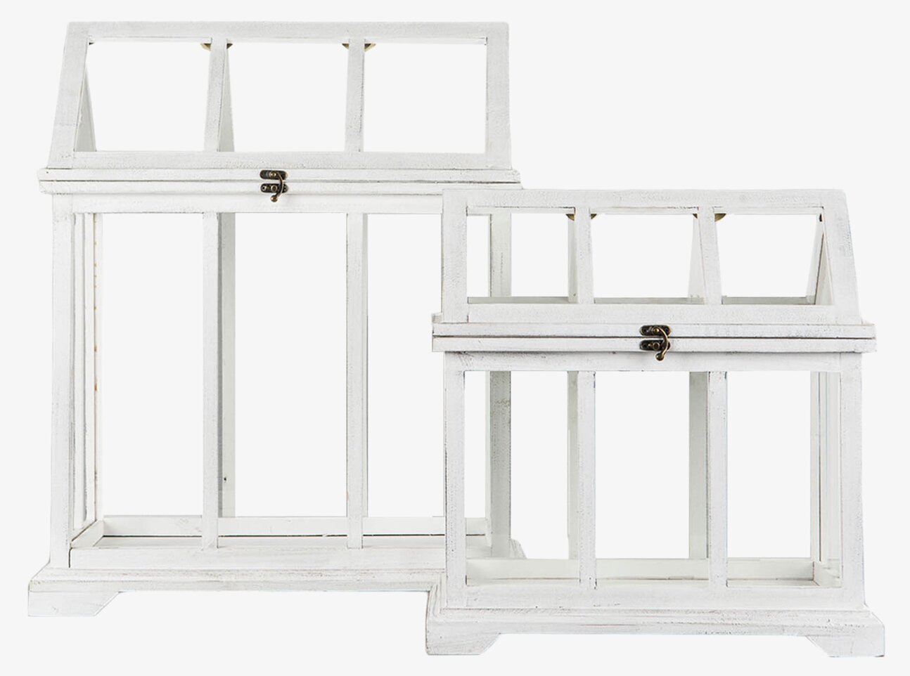 Bild av smakfullt vitt växthus med vintage charm