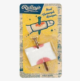 Bild av lekfull och nostalgisk skämtartikel-förpackning