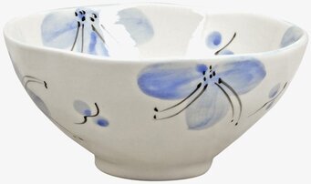 Bild av vacker skål med blått och vitt blommotiv