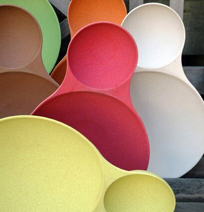 Serveringsskål dubbel från Zuperzozial i färgglada nyanser