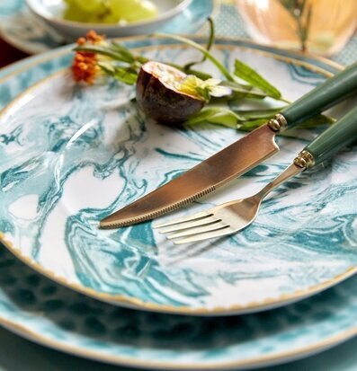 Bild av elegant tallrik med marmorerat jade-mönster