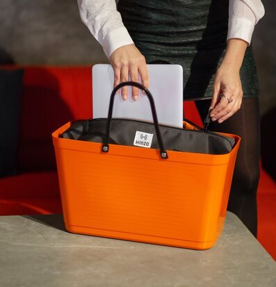 Bild av elegant och funktionell väska för vardagsbruk