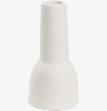 Bild av elegant vit stengodsljusstake med ren design