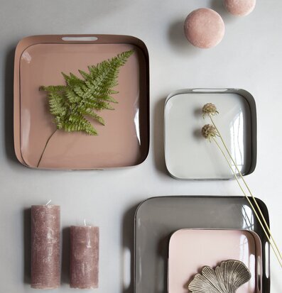 Bild av harmoniskt stilleben med eleganta detaljer