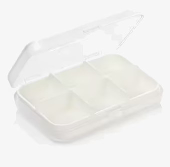 Bild av praktisk pillerask med sex fack och lock