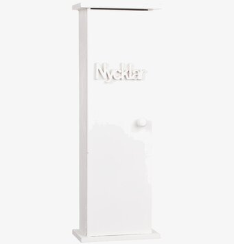 Foto av stilrent och praktiskt nyckelskåp i vit design