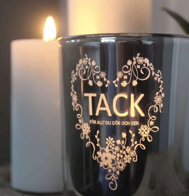 Bild av stämningsfull ljusuppsättning med tacksamhet