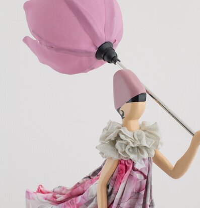 Bild av unik och fantasifull bordslampa med stil