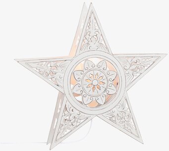 Foto av dekorativ stjärnlampa i trä med utskärningar