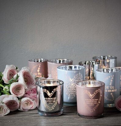 Bild av stilfulla ljuslyktor med romantiska inslag