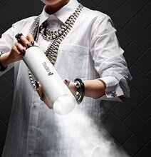 Bild av stilren produktpresentation med modeinslag