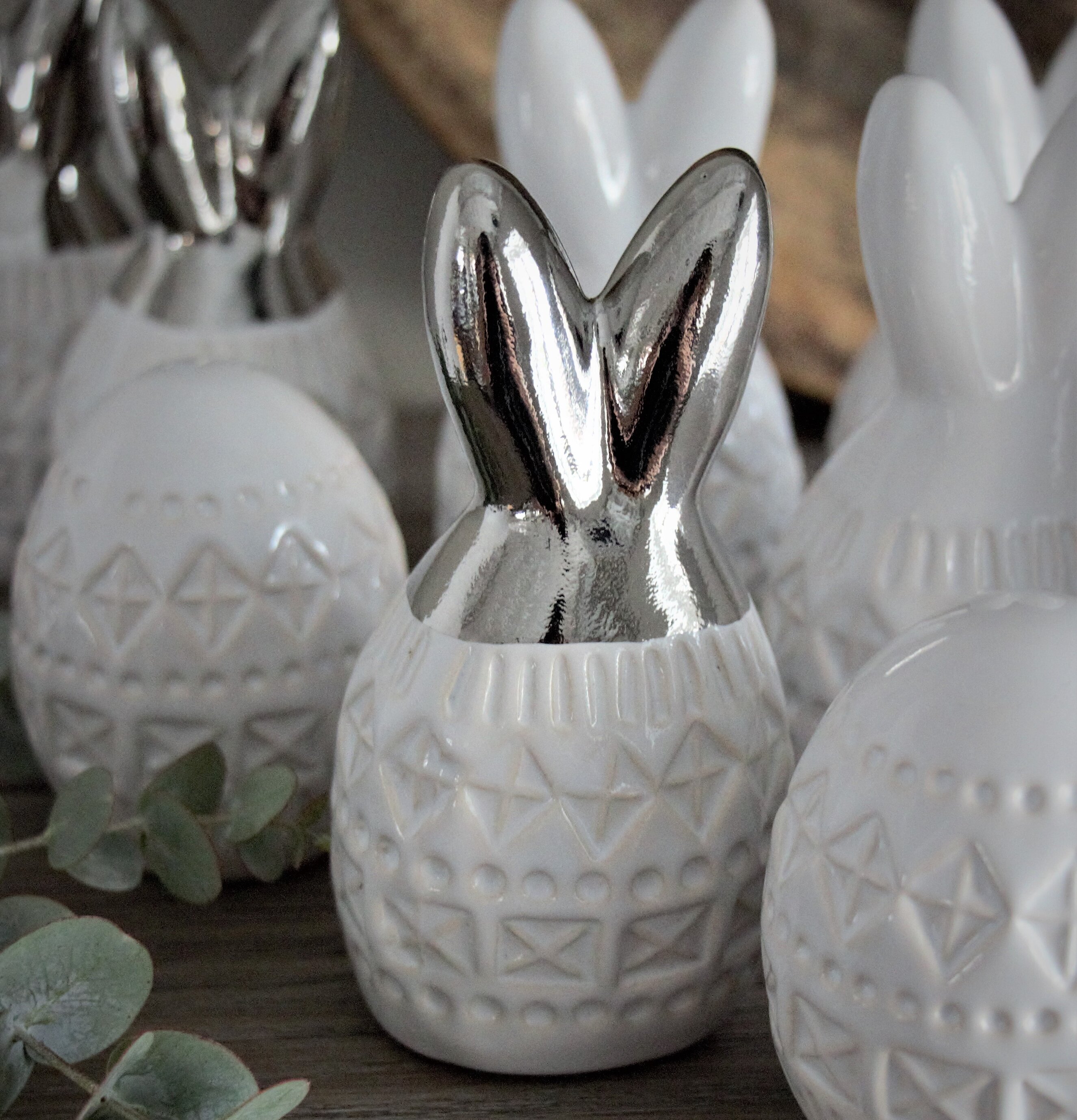 Bohemian Decor Rabbit Silver från Majas Cottage på träbord