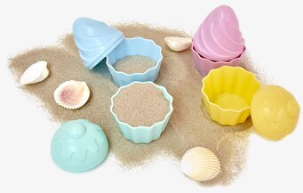 Bild av färgglada sandformar i cupcake-design