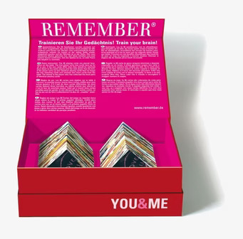 Bild av färgglatt minnesspel med stilfullt rosa förpackning