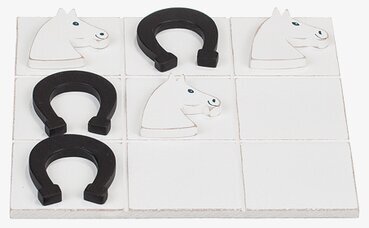 Bild av kreativt spelbräde med häst- och hästskotema