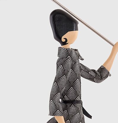 Foto av kreativ och annorlunda bordslampa i rörelse