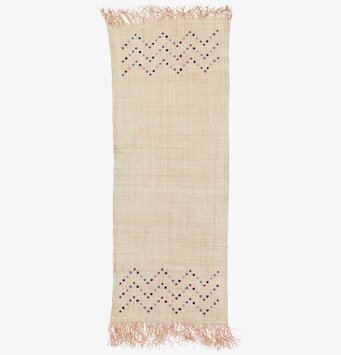 Bild av detaljrik bordslöpare med broderade blommor