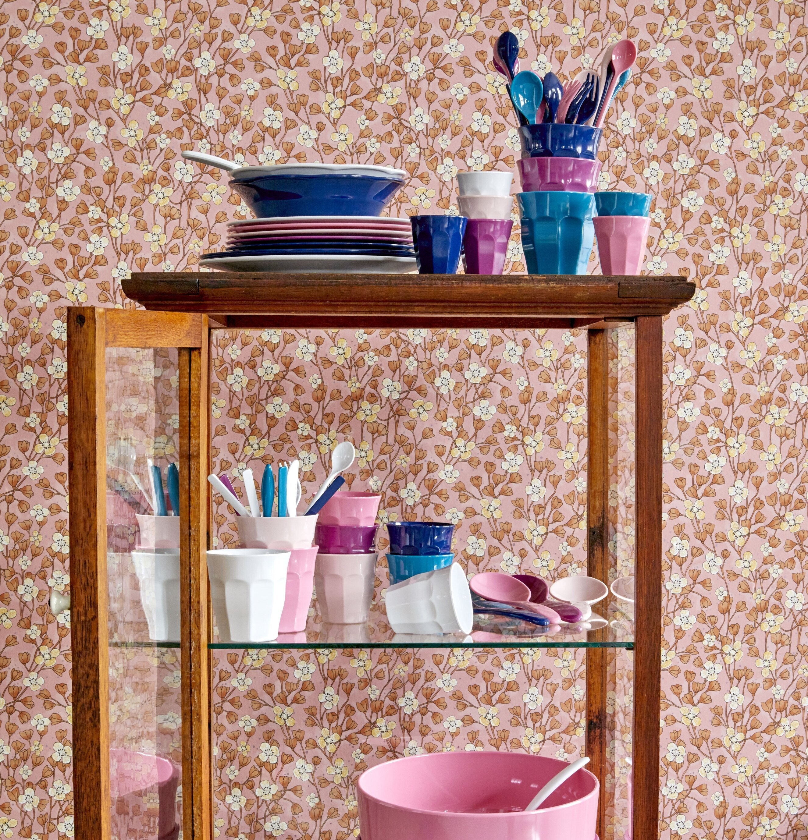 Espressomugg Melamin Blush från Rice i färgglatt kök