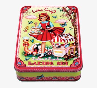 Bild av färgglad plåtlåda med lekfullt bakmotiv