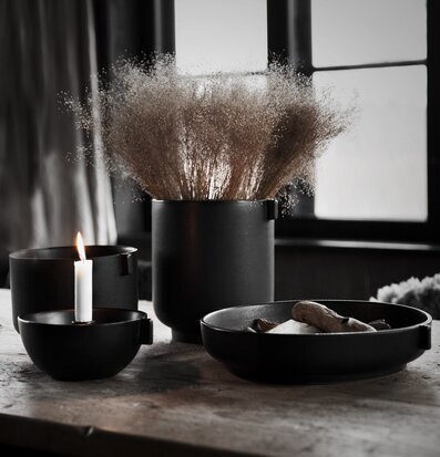 Bild av elegant arrangemang med rustik och modern stil