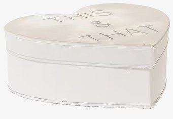 Bild av stilren och funktionell hjärtformad förvaringslåda