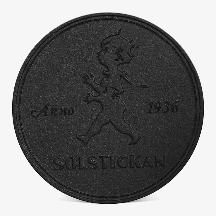 Grytunderlägg Gjutjärn Svart från Solstickan med logotyp