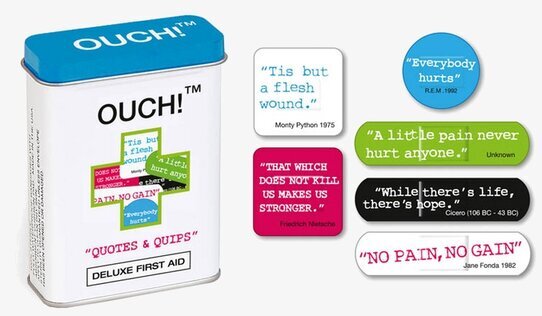 Bild av mångsidigt första hjälpen-kit med citat