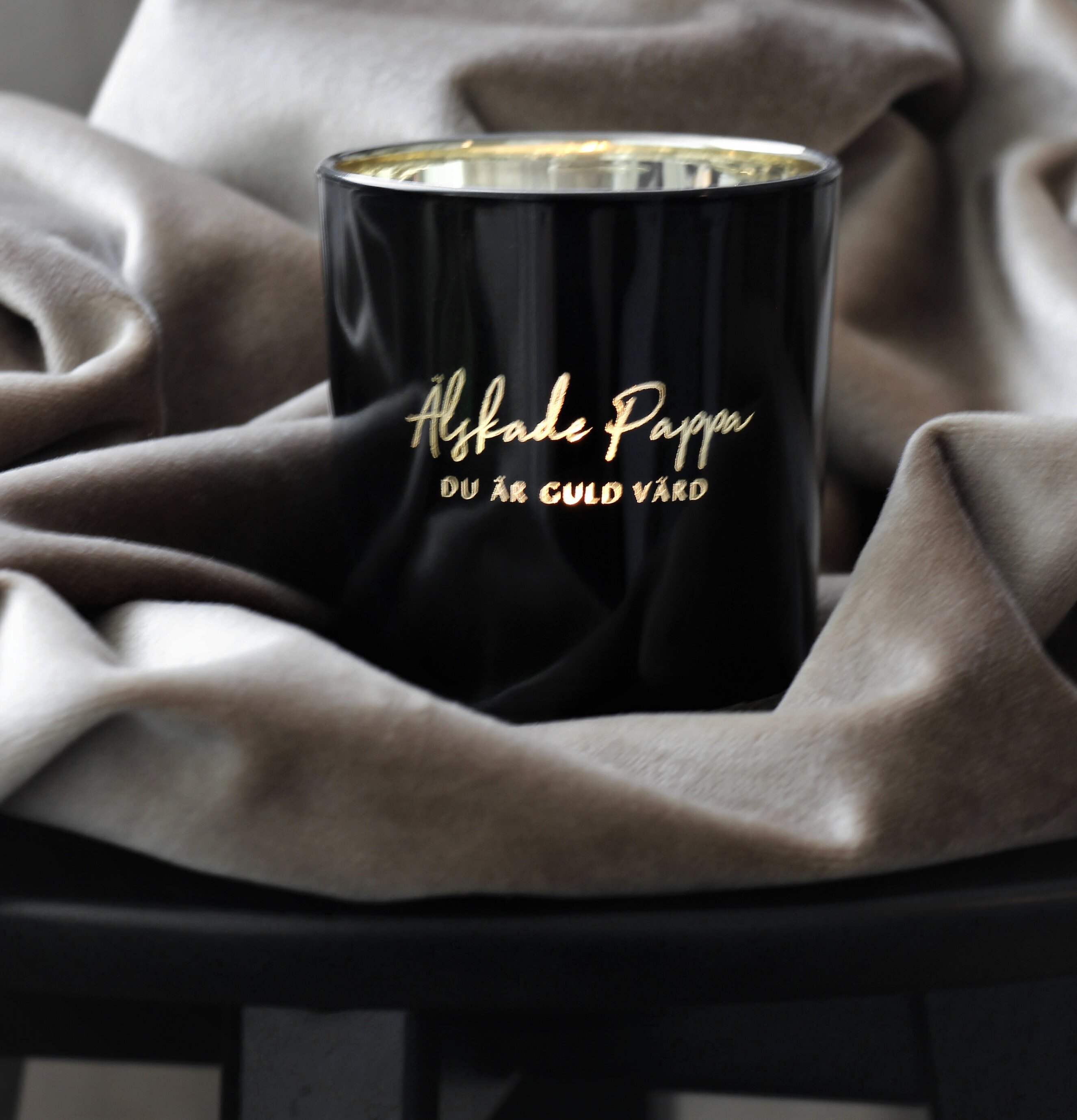 Ljuslykta Älskade Pappa - Majas Cottage, svart med guldfärg