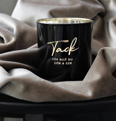 Bild av elegant ljuslykta med budskap om tacksamhet