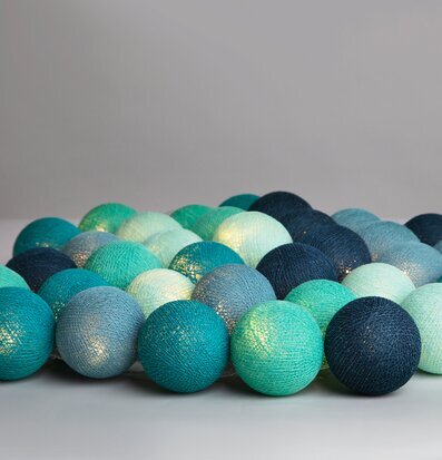 Bild av ljusslinga med mintgröna och blå nyanser