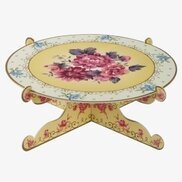 Bild av dekorativt tårtfat med vintagekänsla och blommor