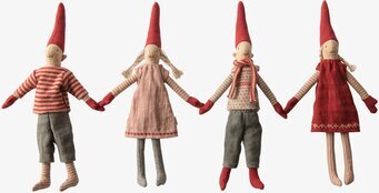 Bild av fyra charmiga tomtefigurer för juldekoration