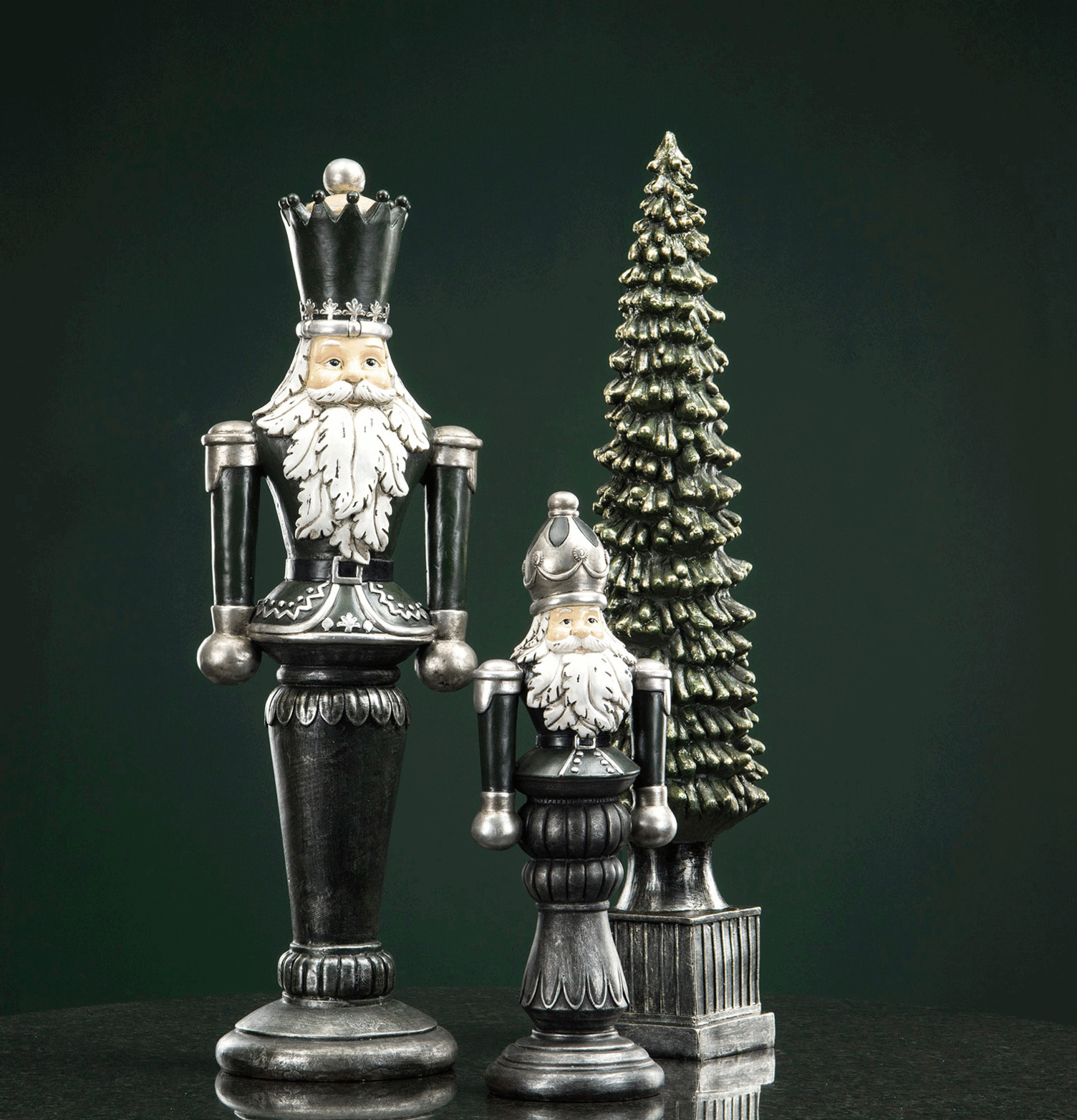 Gran Lyx Mörkgrön från A Lot Decoration: eleganta träd