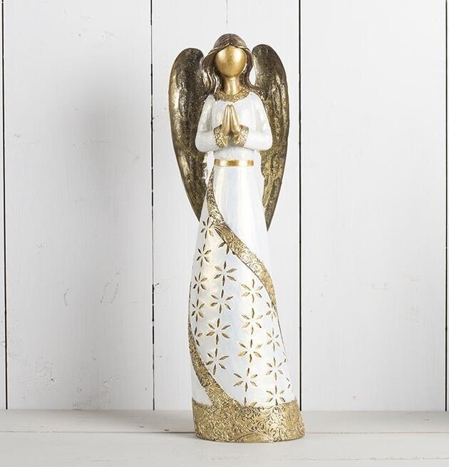 Foto av skulptur: Ängel i fridfull och harmonisk stil