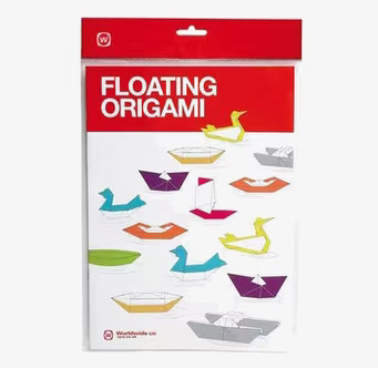 Bild av färgglad origamiförpackning med lekfull design